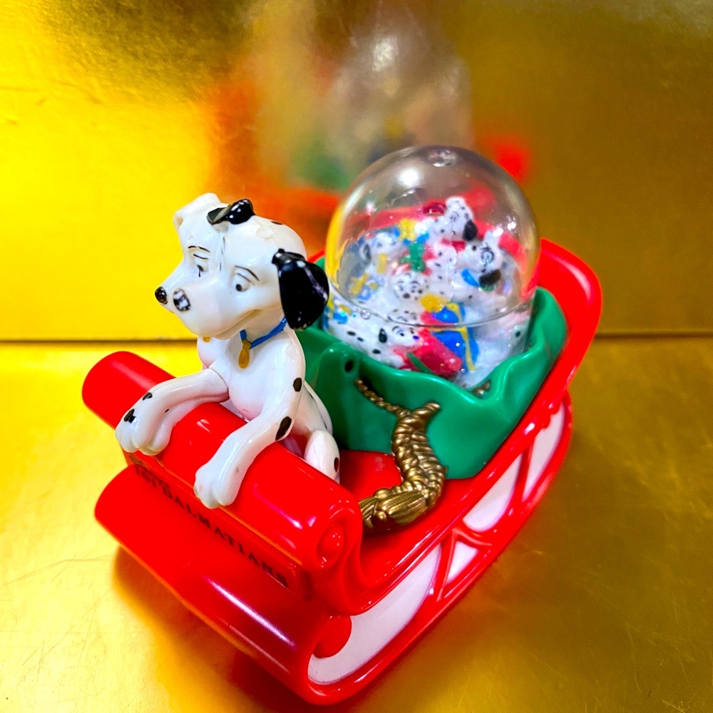 DISNEY VINTAGE 1996 101 DALMATIANS SLEIGH CHRISTMAS SNOW GLOBE MCDONALDS - Picture 7 of 13